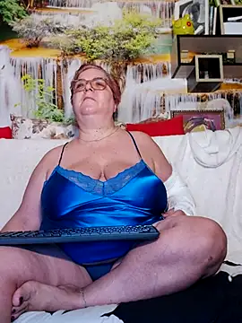 Snapshot of QueenPammy1 chatting on 2, 3, 2025 QueenPammy1 online show from 2, 3, 2025