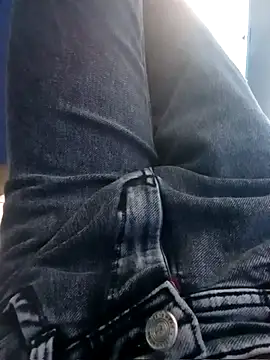 Snapshot of rickyxxxvvv chatting on 10, 10, 2025 rickyxxxvvv online show from 10, 10, 2025