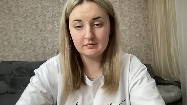 Snapshot of JudeValenti chatting on 12, 11, 2025 JudeValenti online show from 12, 11, 2025