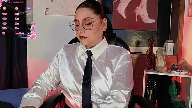  LuanaDabbraccio online show from 7, 5, 2026