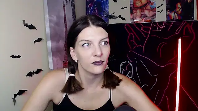 VanessaRey  online show from 28, 10, 2025