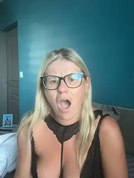 Snapshot of lady_gloria69 chatting on 2, 7, 2026 lady gloria69 online show from 2, 7, 2026