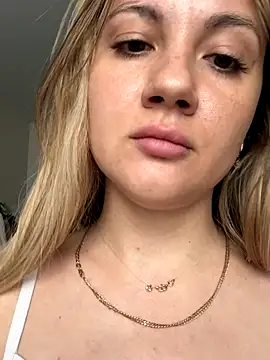 mollygirll online show from 28, 9, 2025