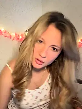 mollygirll online show from 9, 10, 2025