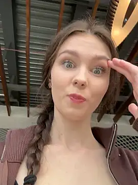 MilaBee online show from 11, 9, 2025