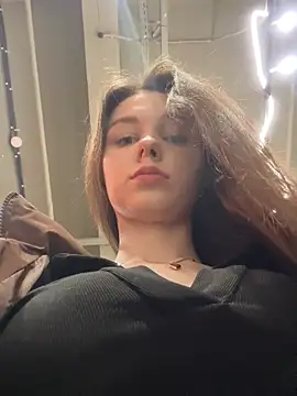 Snapshot of MilaBee chatting on 18, 1, 2026 MilaBee online show from 18, 1, 2026