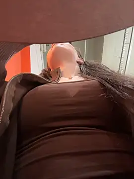 Snapshot of MilaBee chatting on 15, 2, 2026 MilaBee online show from 15, 2, 2026