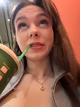 Snapshot of MilaBee chatting on 21, 2, 2026 MilaBee online show from 21, 2, 2026