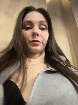 Snapshot of MilaBee chatting on 24, 2, 2026 MilaBee online show from 24, 2, 2026