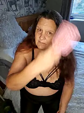 MissQueenBeex online show from 23, 10, 2025