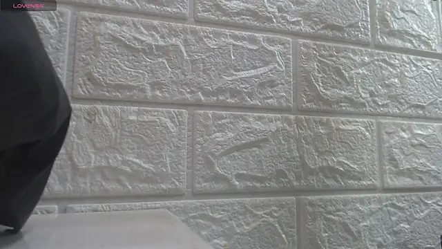 nei girl online show from 17, 12, 2025