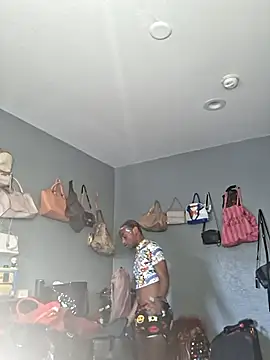 ItsBarbieBitcxxxx69 online show from 11, 11, 2025