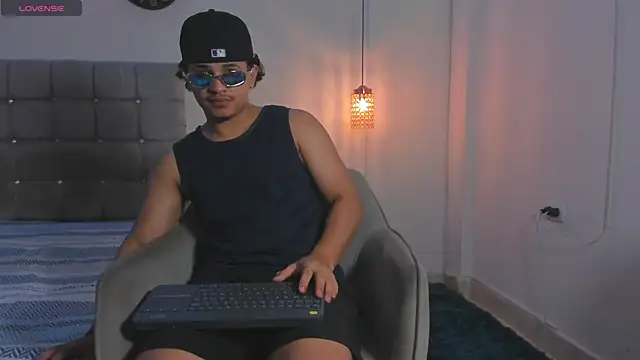 samxx muscle online show from 15, 12, 2025