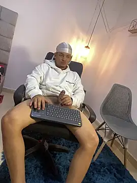 Snapshot of samxx_muscle chatting on 21, 3, 2026 samxx muscle online show from 21, 3, 2026