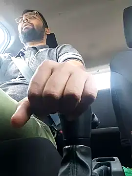 Snapshot of UAjit chatting on 3, 10, 2025 UAjit online show from 3, 10, 2025