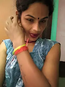 Snapshot of Eshna_Dabral chatting on 8, 9, 2025 Eshna Dabral online show from 8, 9, 2025