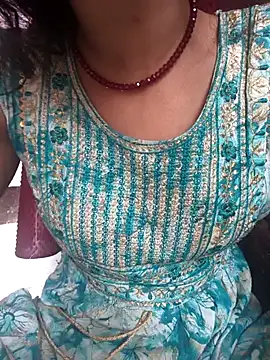 Snapshot of Eshna_Dabral chatting on 8, 10, 2025 Eshna Dabral online show from 8, 10, 2025