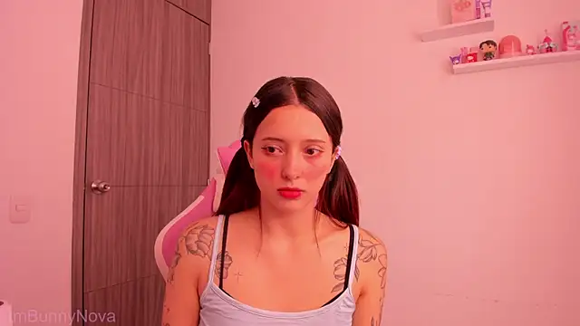 ImBunnyNova online show from 10, 4, 2026