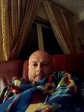 Alexis Bull online show from 6, 4, 2026