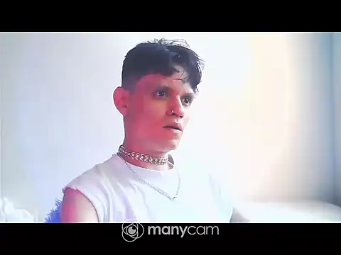 Snapshot of santihot089 chatting on 2, 11, 2025 santihot089 online show from 2, 11, 2025