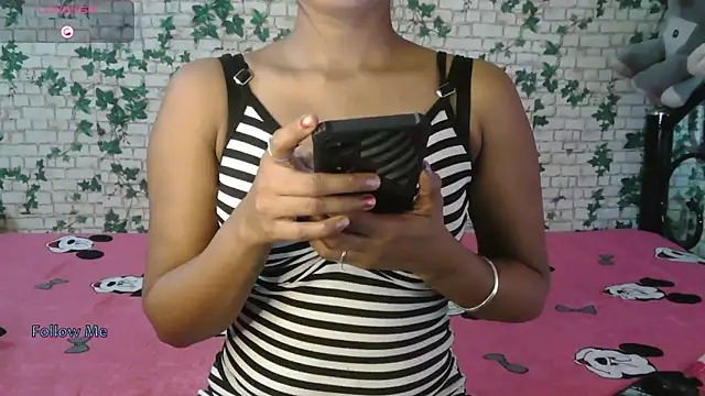Snapshot of Trishna_love chatting on 12, 10, 2025 Trishna love online show from 12, 10, 2025