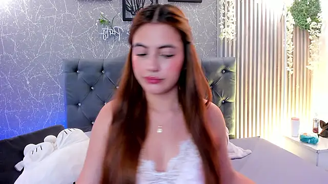 Snapshot of mialeia01 chatting on 22, 6, 2026 mialeia01 online show from 22, 6, 2026