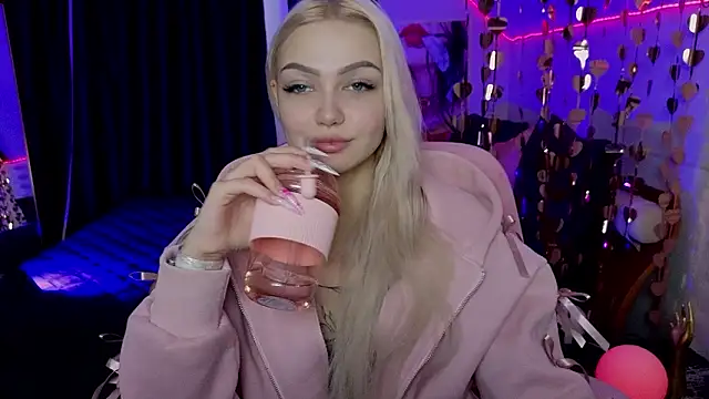 LinaLirian online show from 23, 3, 2026