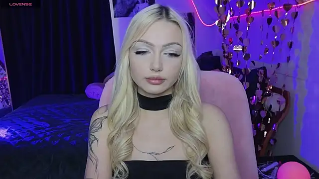 Snapshot of LinaLirian chatting on 7, 7, 2026 LinaLirian online show from 7, 7, 2026