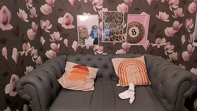 Karen Villis online show from 13, 4, 2026