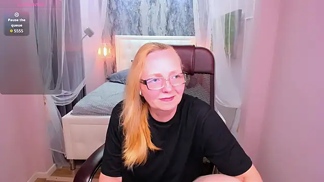 Karen Villis online show from 3, 8, 2026