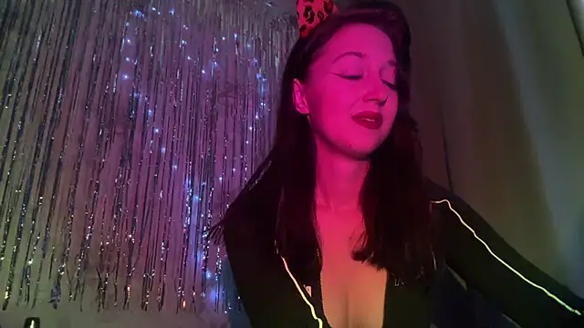 Snapshot of YourTemptation_ chatting on 21, 12, 2025 YourTemptation online show from 21, 12, 2025