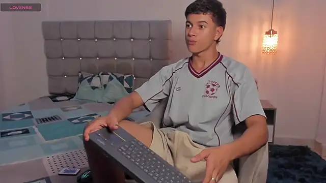 Santy Stump online show from 13, 11, 2025