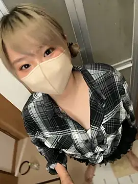 Snapshot of awabi_awb chatting on 1, 10, 2025 awabi awb online show from 1, 10, 2025