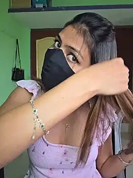 Isha Sax online show from 4, 4, 2026