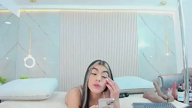 Antonella west online show from 22, 12, 2025