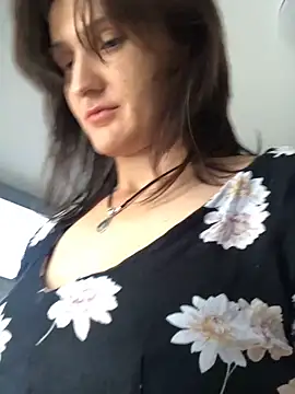 Snapshot of NikaSwan2831 chatting on 3, 10, 2025 NikaSwan2831 online show from 3, 10, 2025