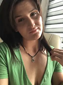 Snapshot of NikaSwan2831 chatting on 17, 10, 2025 NikaSwan2831 online show from 17, 10, 2025