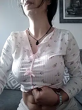 agustinalatina online show from 17, 2, 2026