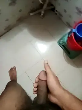 Snapshot of zim200 chatting on 9, 10, 2025 zim200 online show from 9, 10, 2025