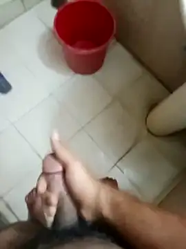 Snapshot of zim200 chatting on 2, 11, 2025 zim200 online show from 2, 11, 2025