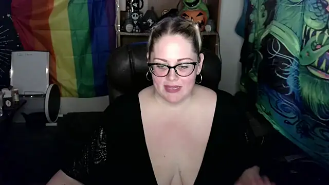 Snapshot of Kinky_Witch chatting on 8, 7, 2026 Kinky Witch online show from 8, 7, 2026