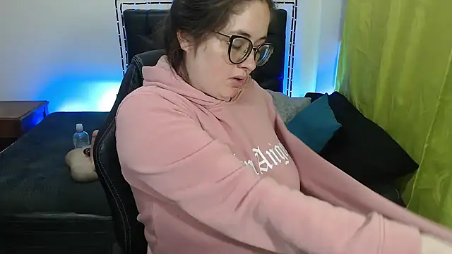 KrystalAdams online show from 27, 10, 2025