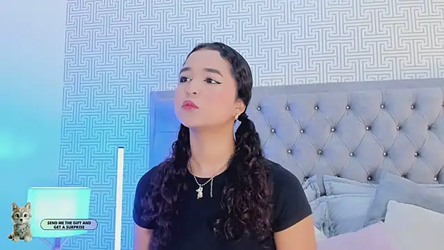 Evaa Lunna  online show from 12, 1, 2026