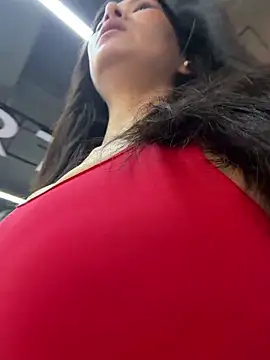 Snapshot of Ninazhang chatting on 15, 5, 2026 Ninazhang online show from 15, 5, 2026