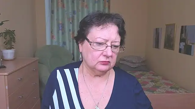 Margo Moll online show from 22, 12, 2025