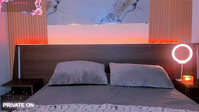 Snapshot of samanthaa_moon chatting on 12, 3, 2026 samanthaa moon online show from 12, 3, 2026