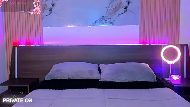 Snapshot of samanthaa_moon chatting on 17, 3, 2026 samanthaa moon online show from 17, 3, 2026