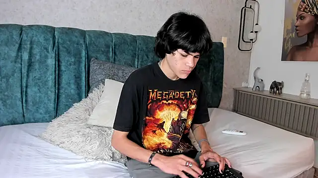 Diamond twink online show from 11, 6, 2026