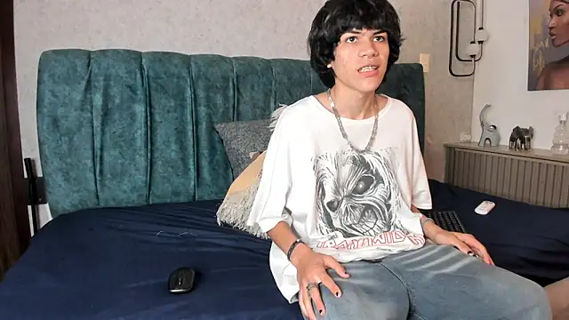 Diamond twink online show from 12, 6, 2026