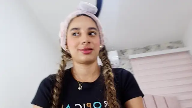 celeste moonx online show from 28, 11, 2025